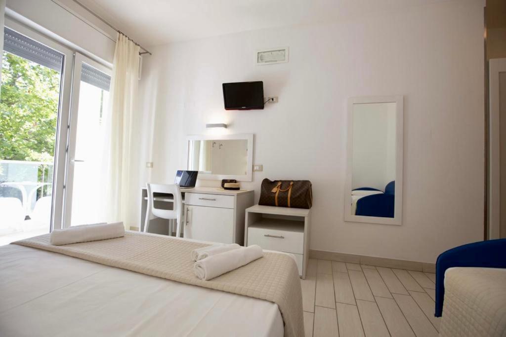 Hotel Elite Cervia Kültér fotó