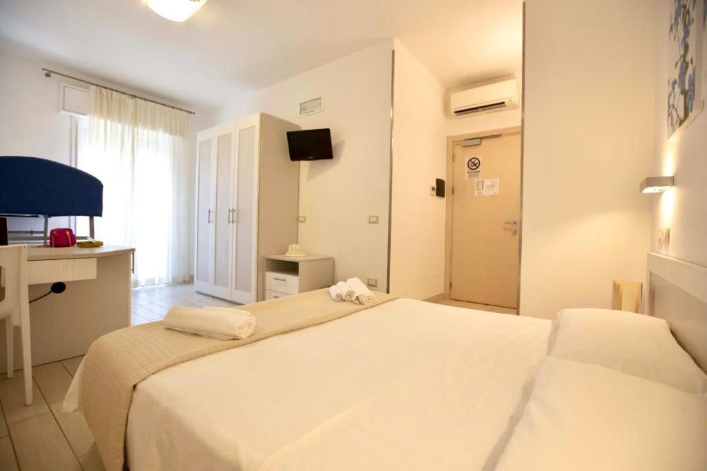 Hotel Elite Cervia Kültér fotó