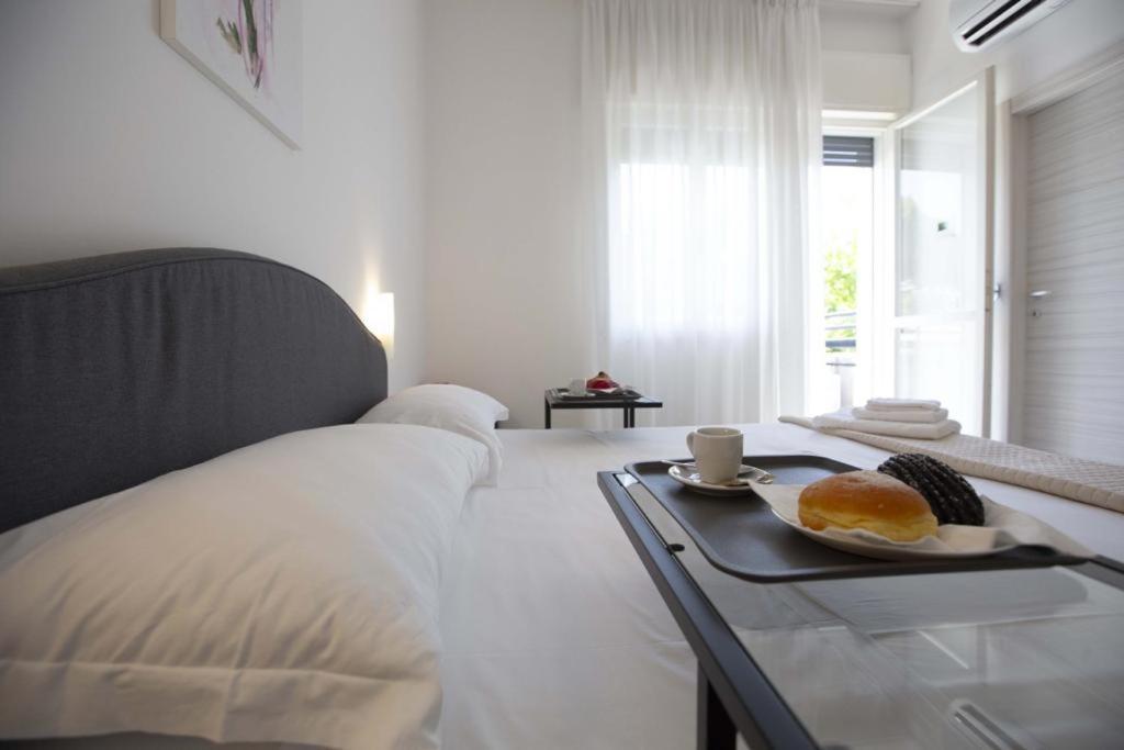 Hotel Elite Cervia Kültér fotó