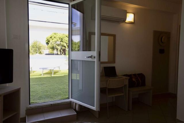 Hotel Elite Cervia Kültér fotó
